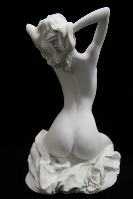 Nude Figures- Nude statues-Nude Figurines.Vittoria Collection.